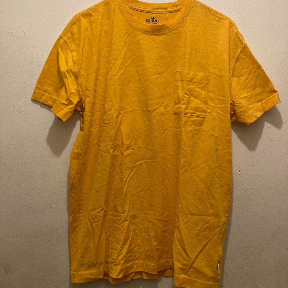 Mens Oversized Yellow Hollister T shirt